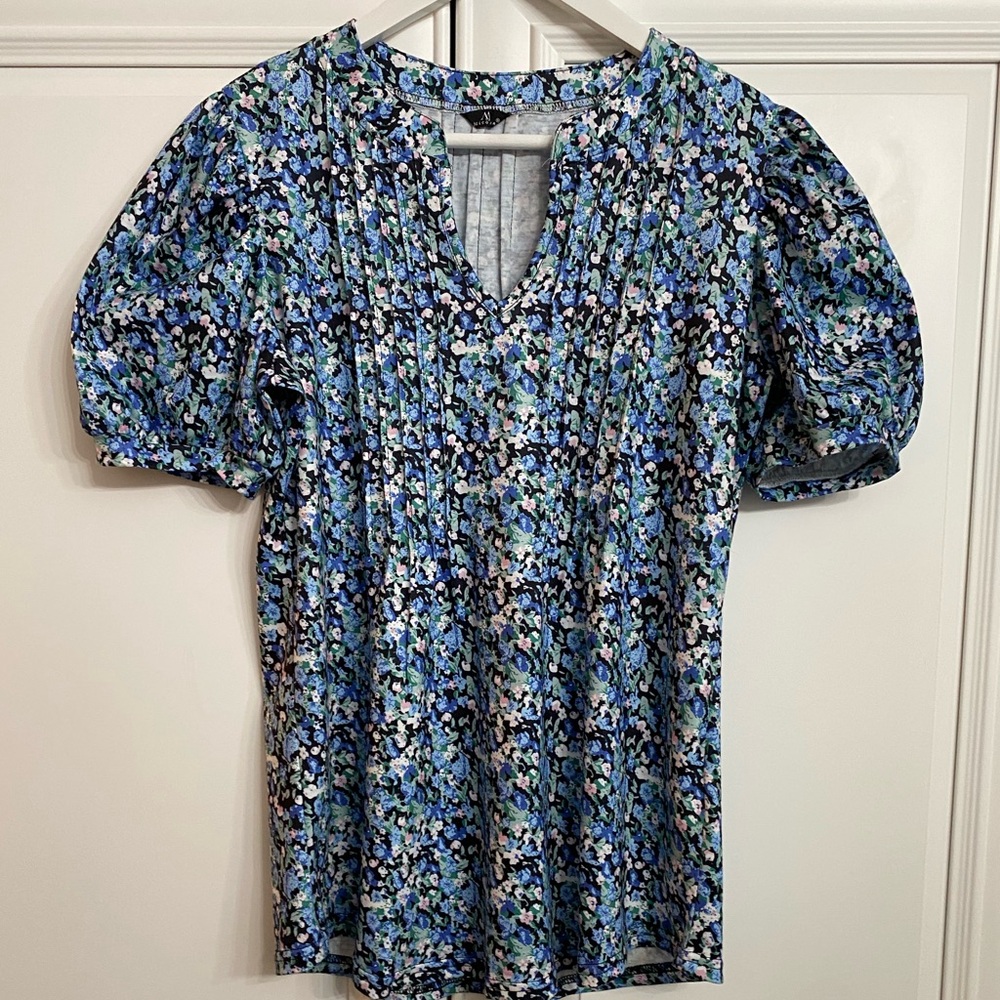 Micoson Women’s Sz Small V-Neck Floral Blue Puff Sleeve Blouse w/ Pin Tuck Front